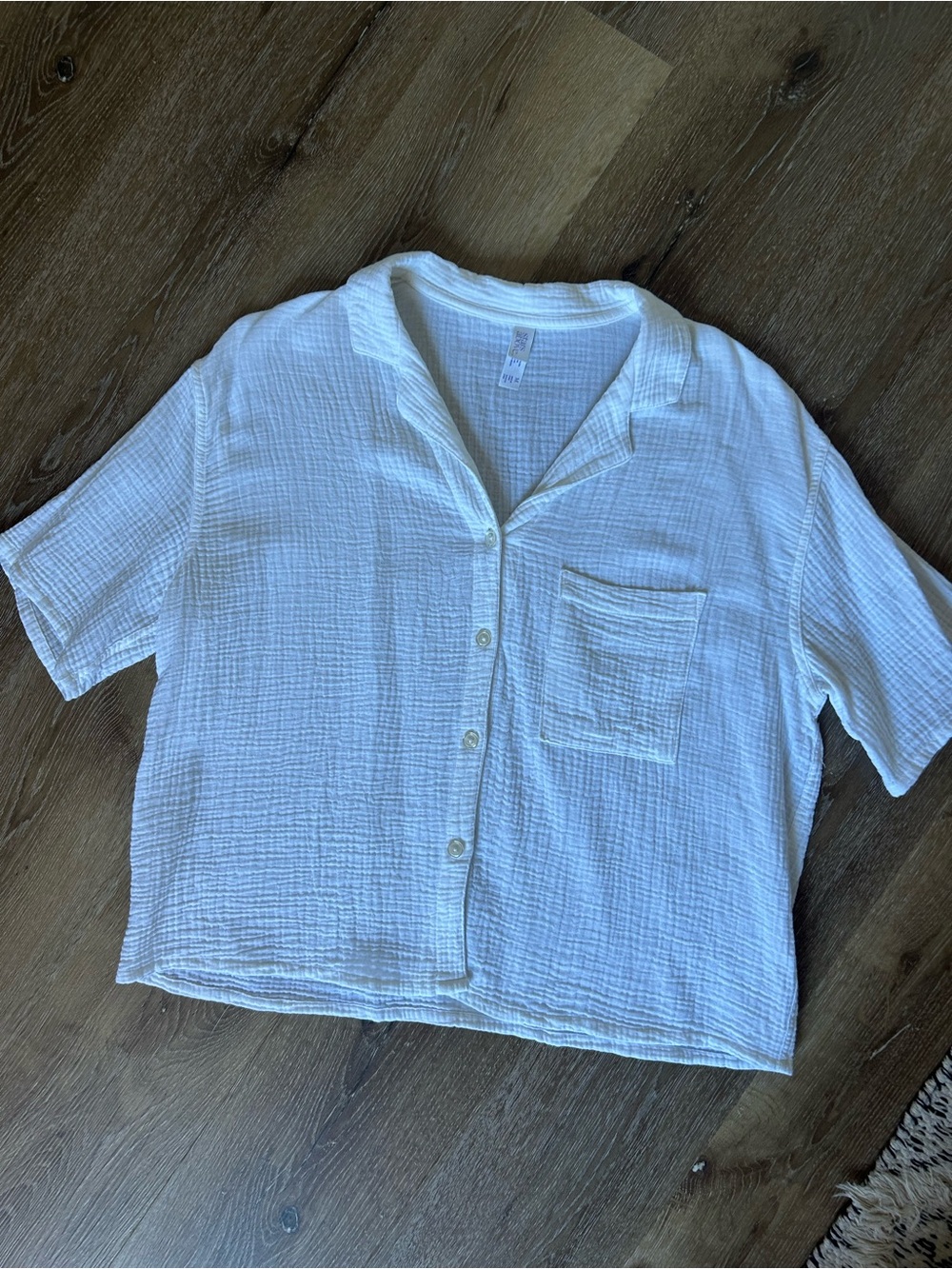 Stars Above Women's White Textured Short-Sleeve Button-Up Shirt